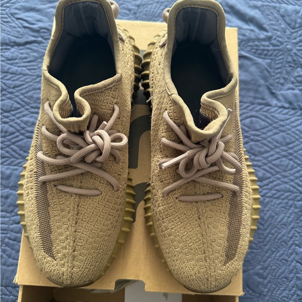 Yeezy Boost 350 V2 Earth size 5.5 Y - Picture 4 of 5